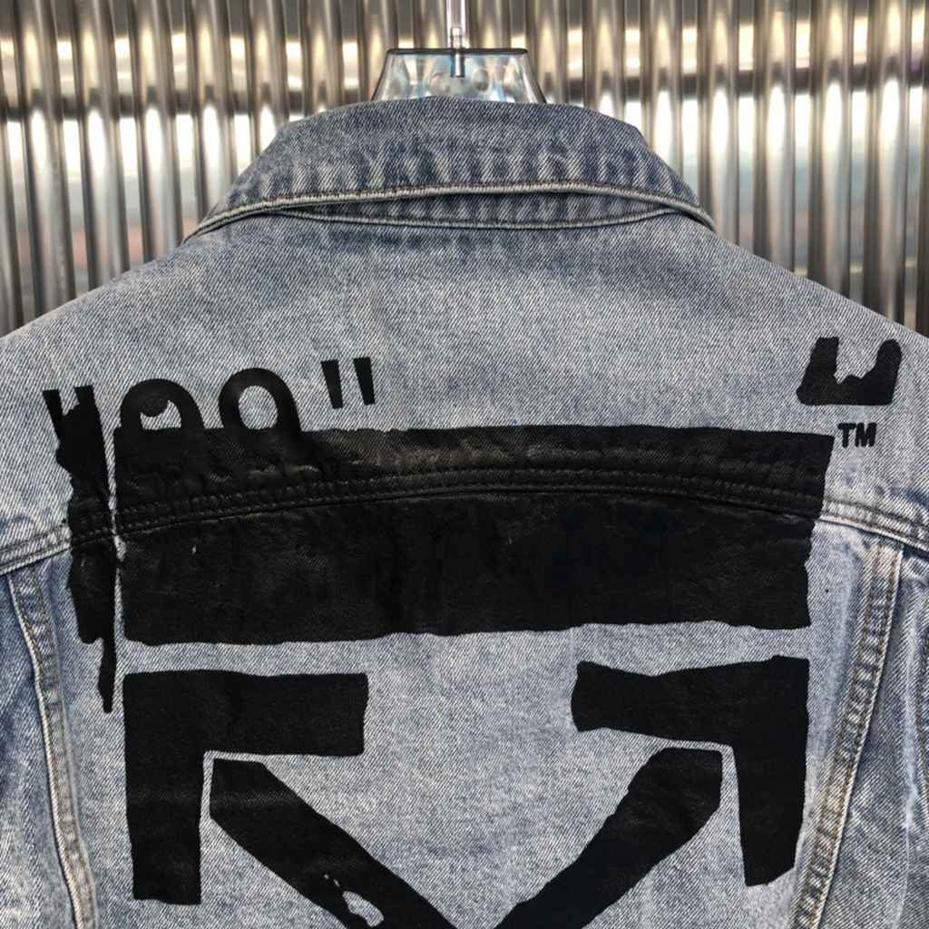 OFF WHITE